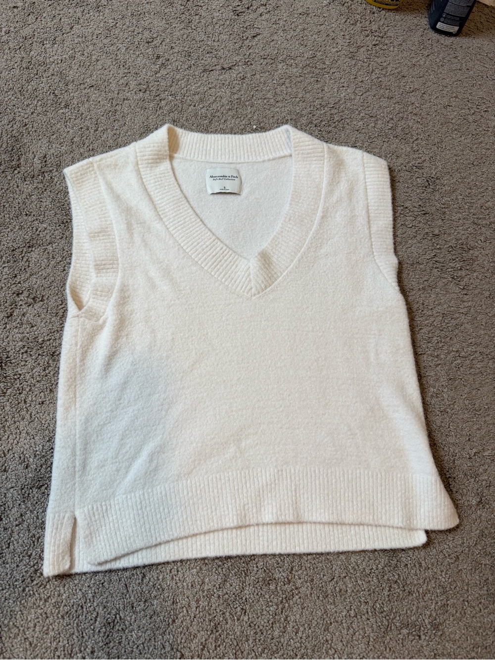 Abercrombie Cream V-Neck Sweater Vest
